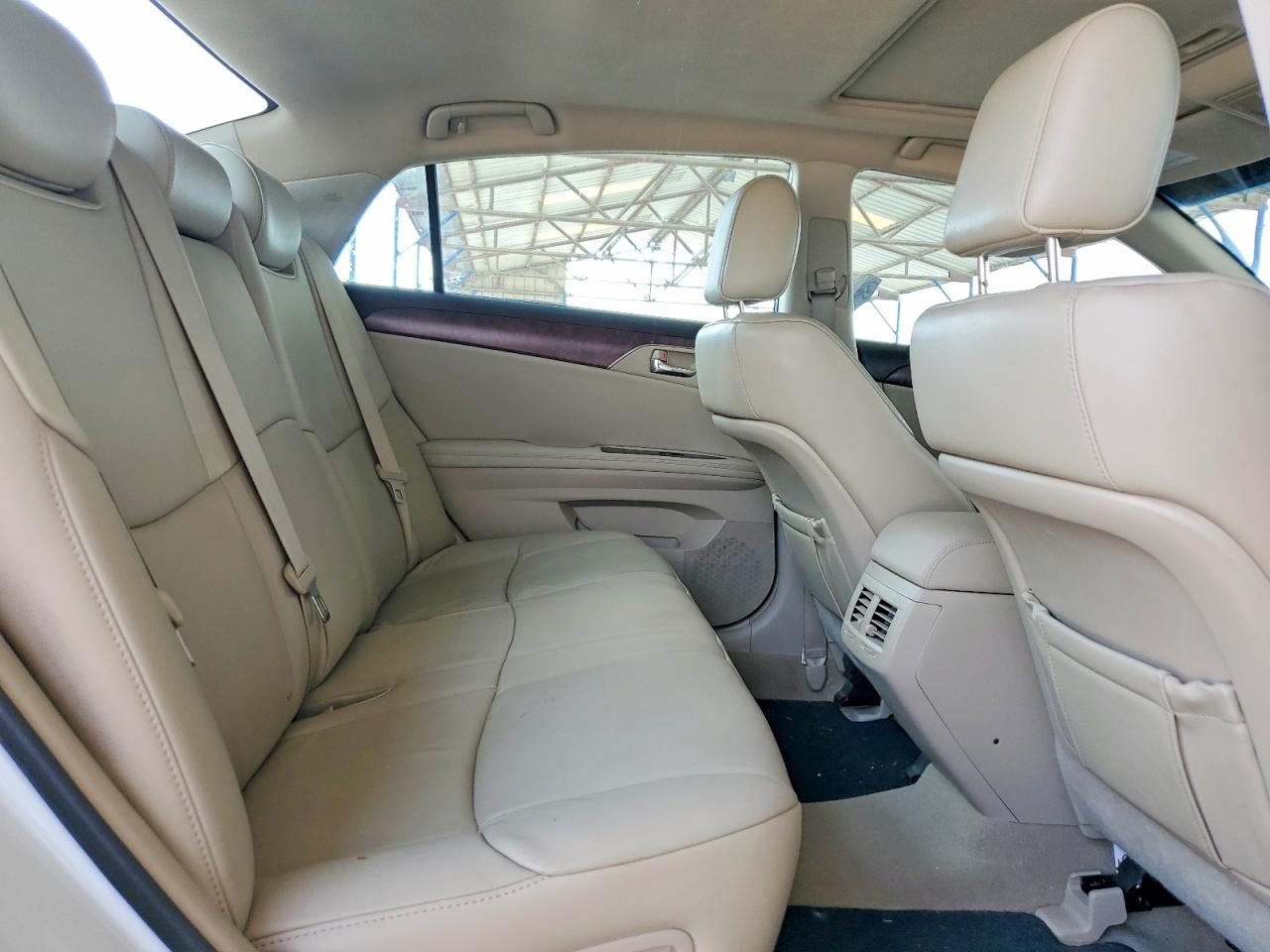 2011 TOYOTA AVALON