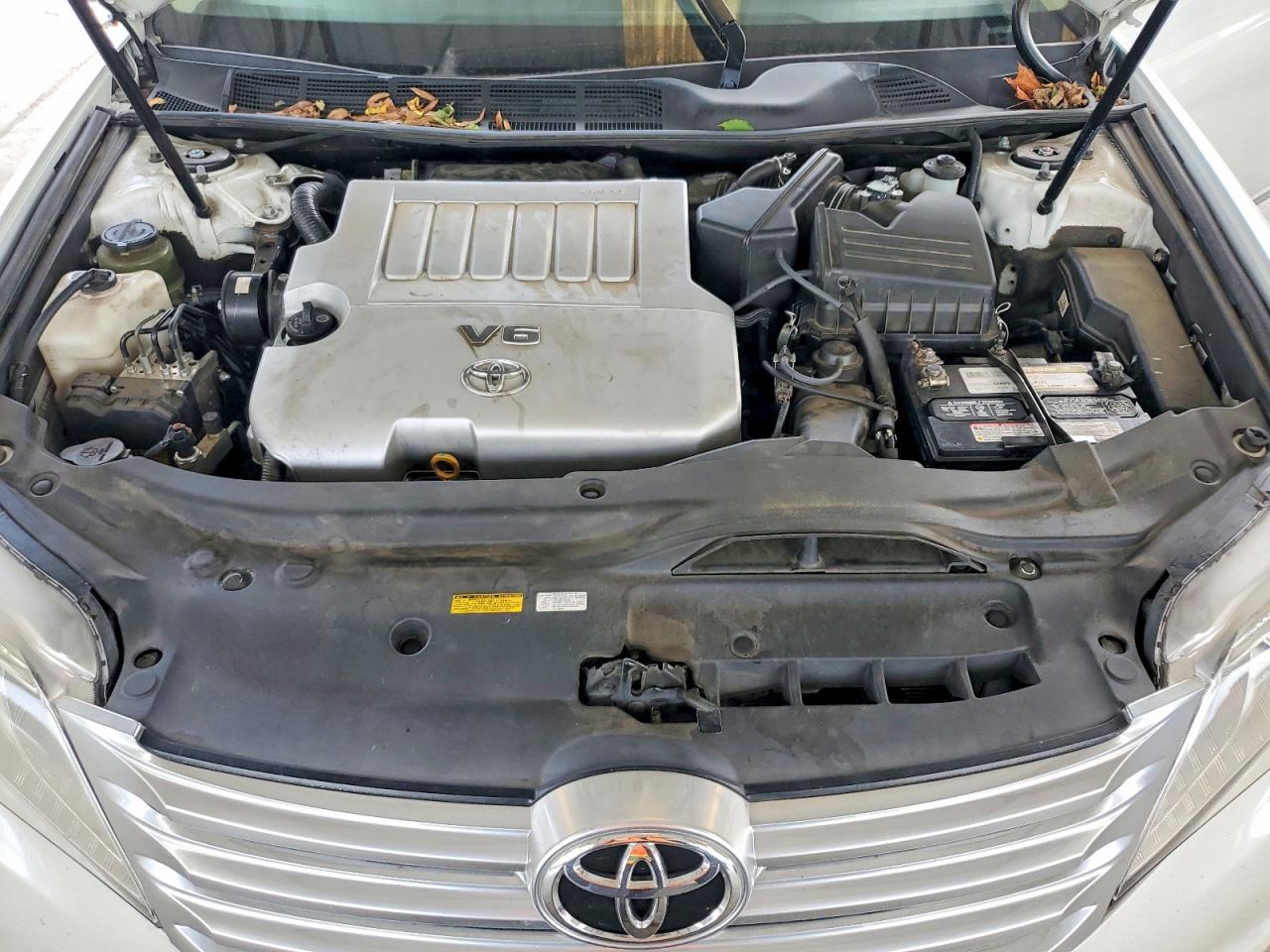 2011 TOYOTA AVALON