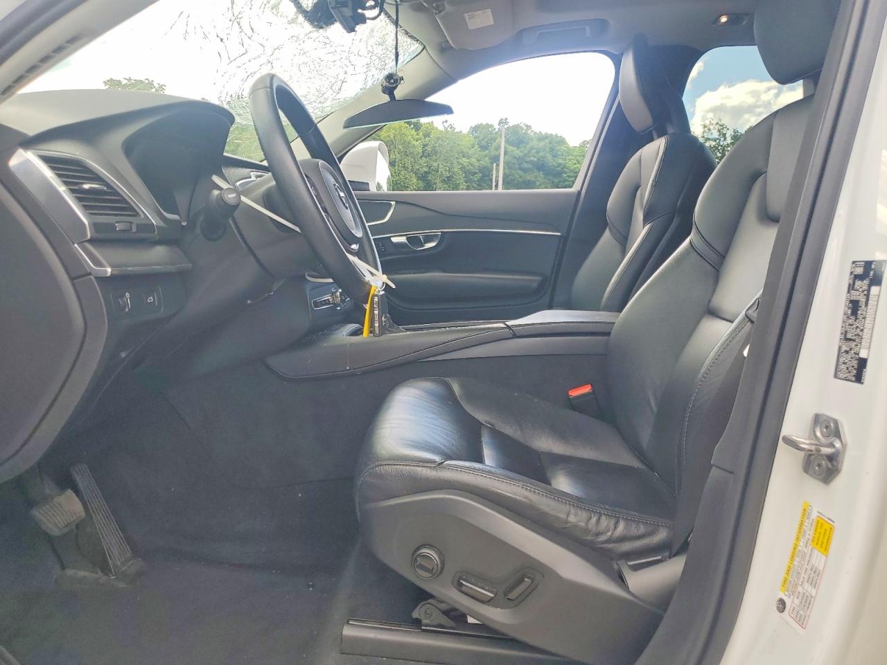 2020 VOLVO XC90