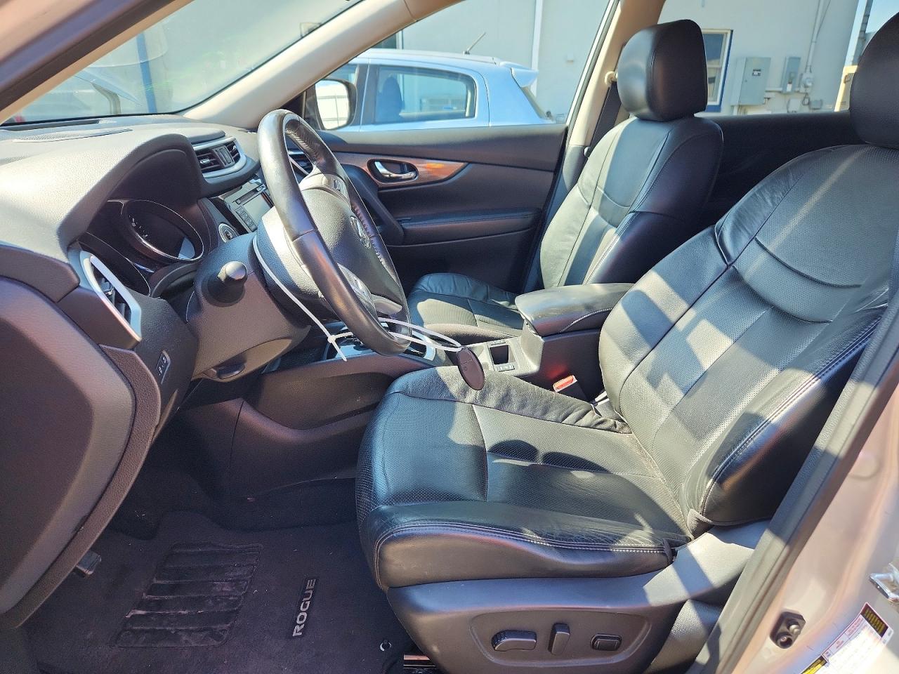 2014 NISSAN ROGUE