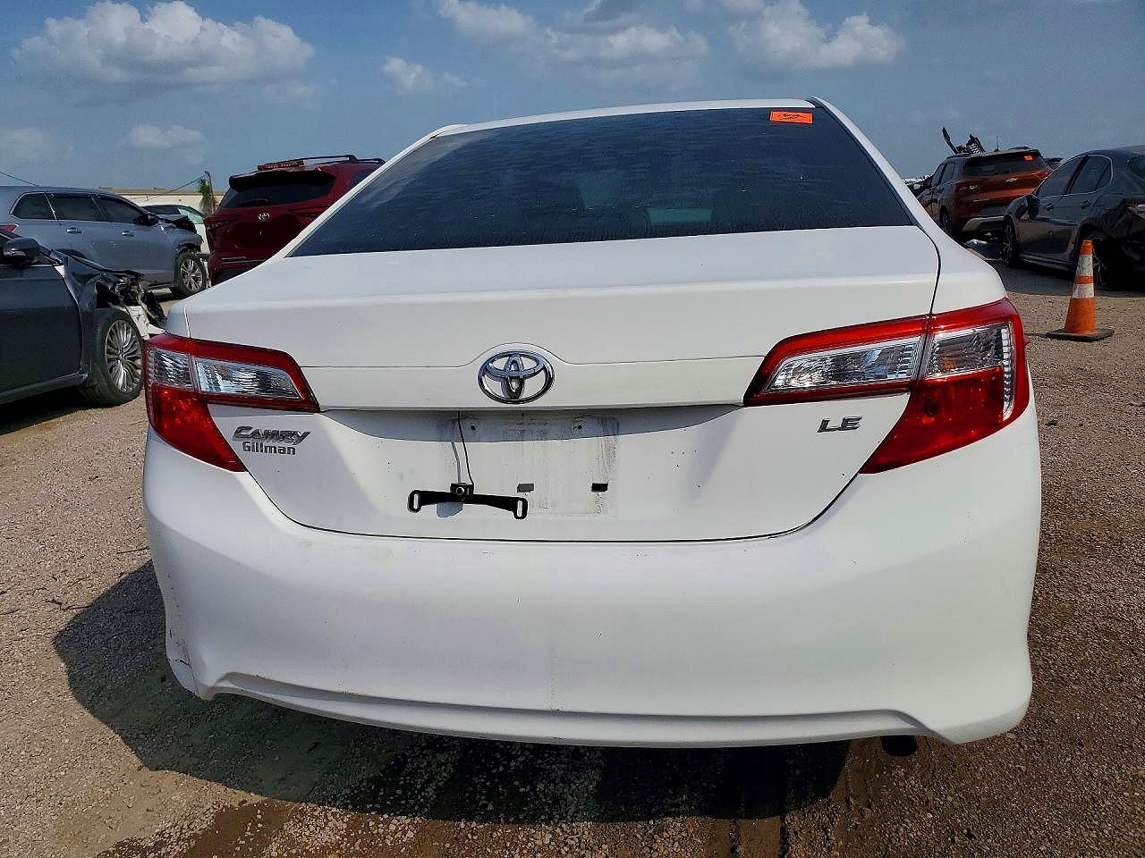 2014 TOYOTA CAMRY