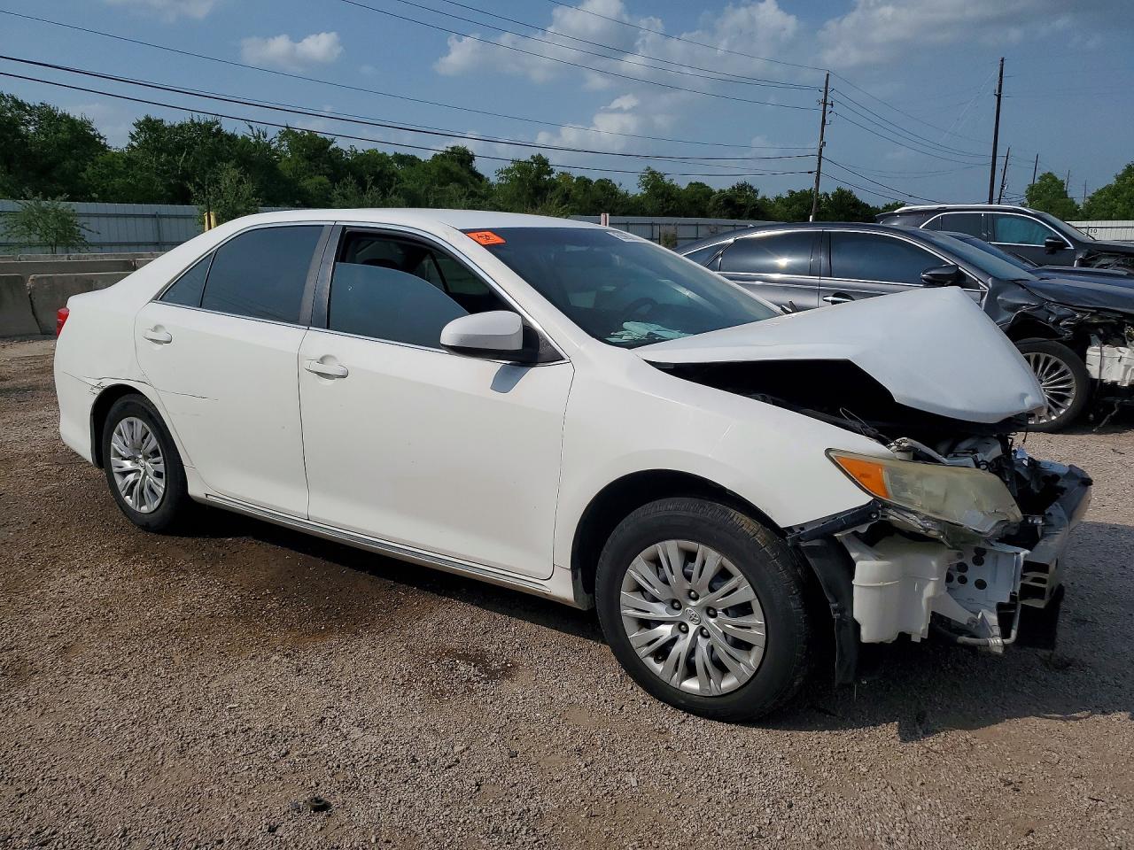 2014 TOYOTA CAMRY