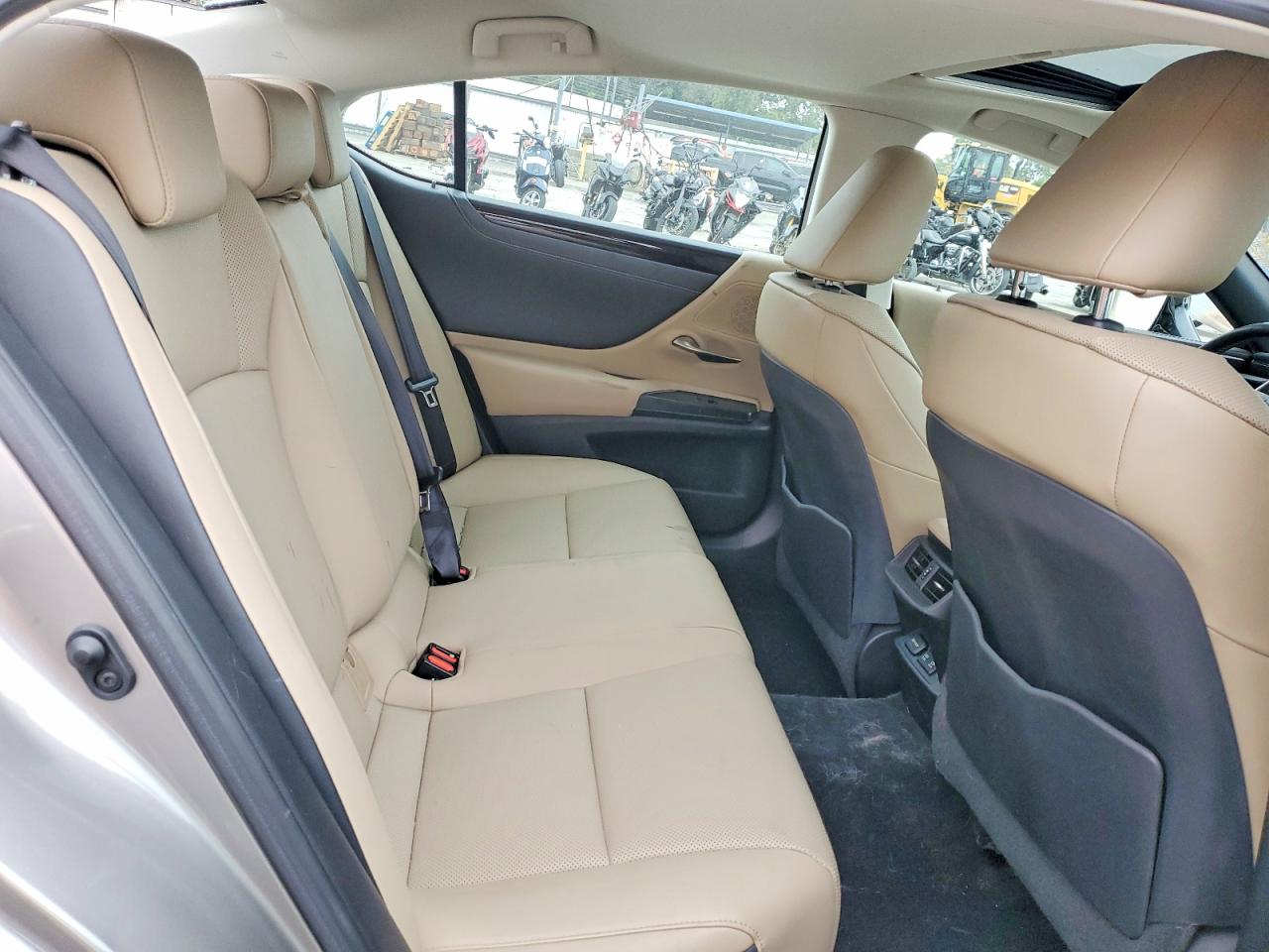 2020 LEXUS ES350