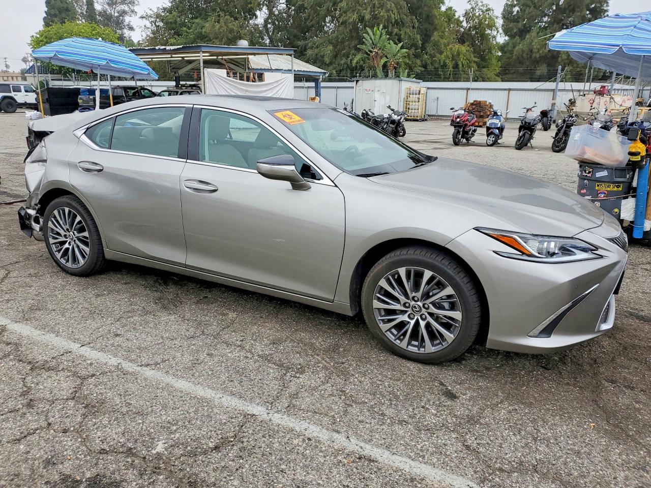 2020 LEXUS ES350