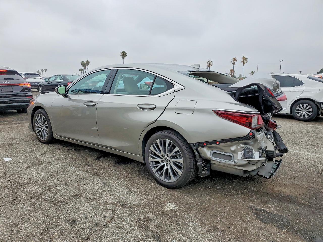 2020 LEXUS ES350
