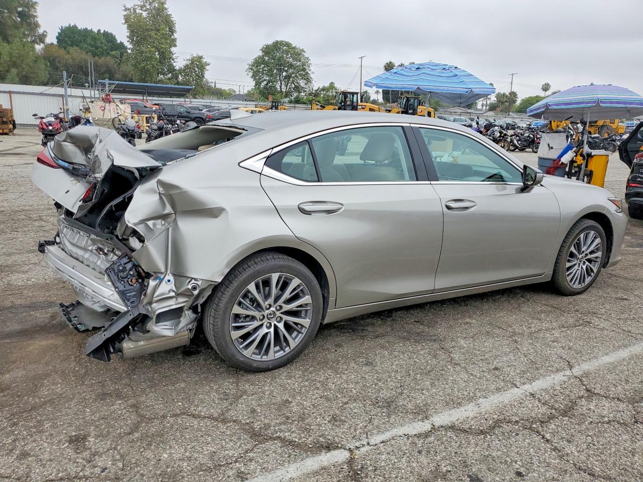 2020 LEXUS ES350