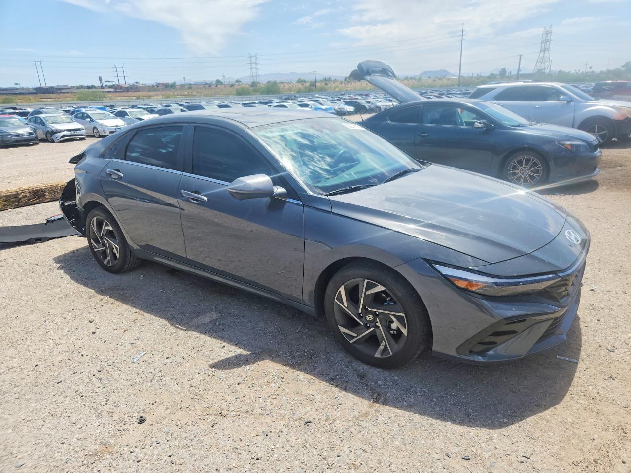 2024 HYUNDAI ELANTRA