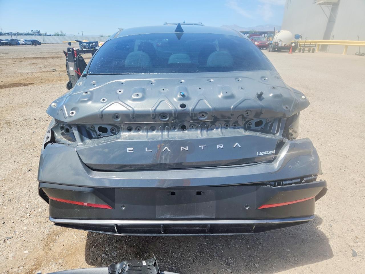 2024 HYUNDAI ELANTRA
