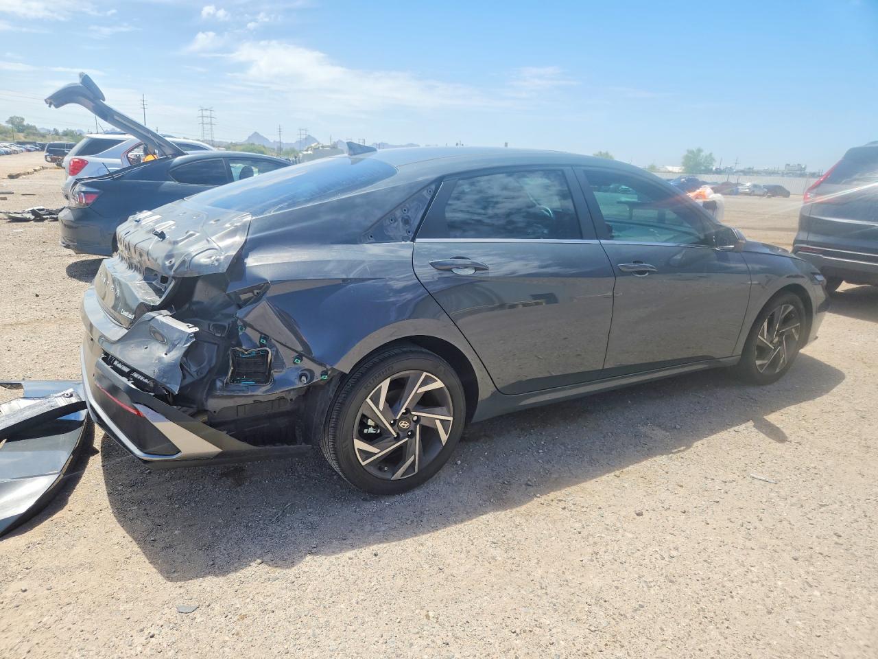 2024 HYUNDAI ELANTRA