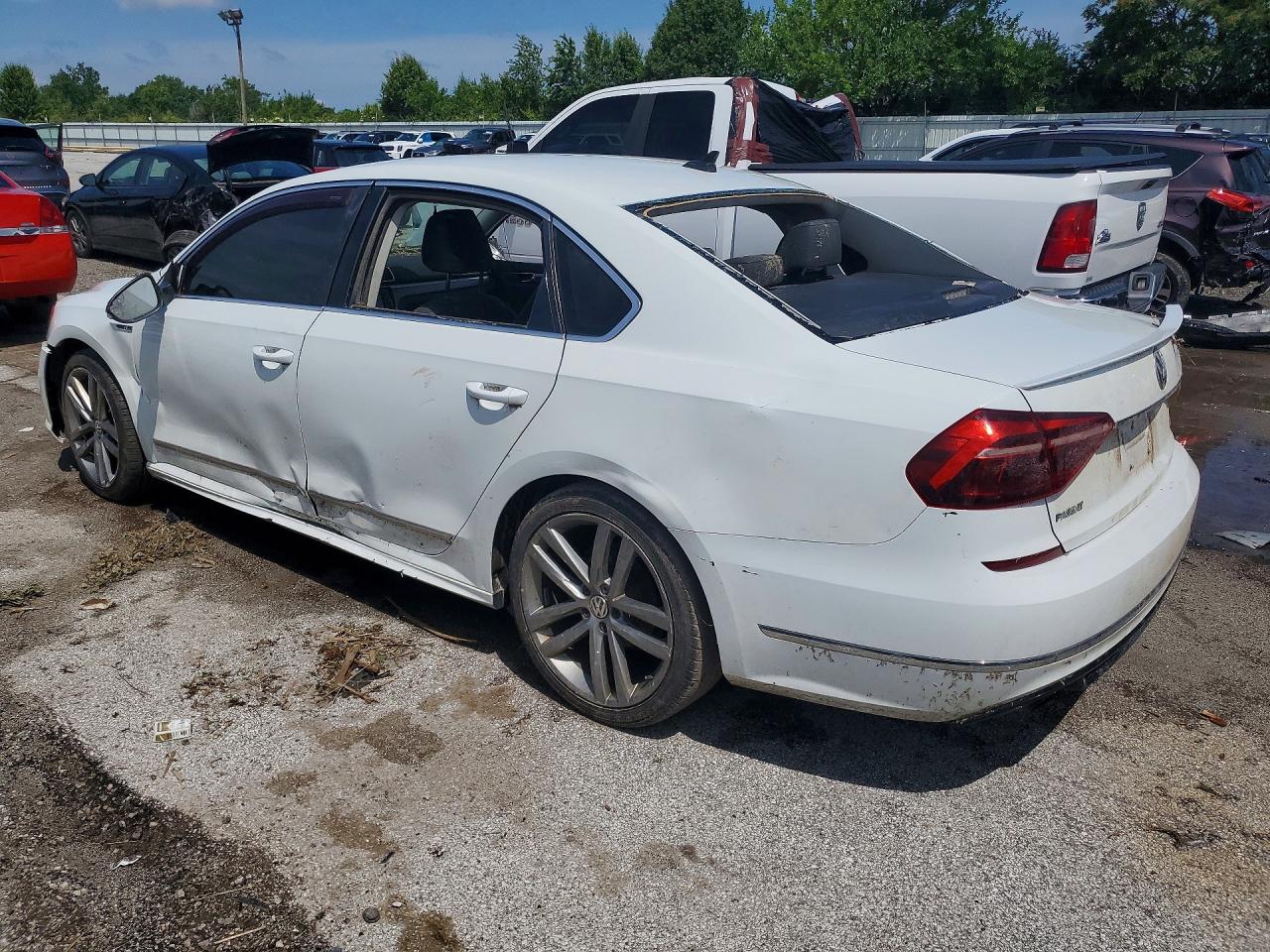 2017 VOLKSWAGEN PASSAT