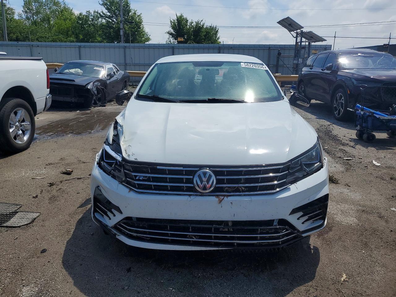 2017 VOLKSWAGEN PASSAT