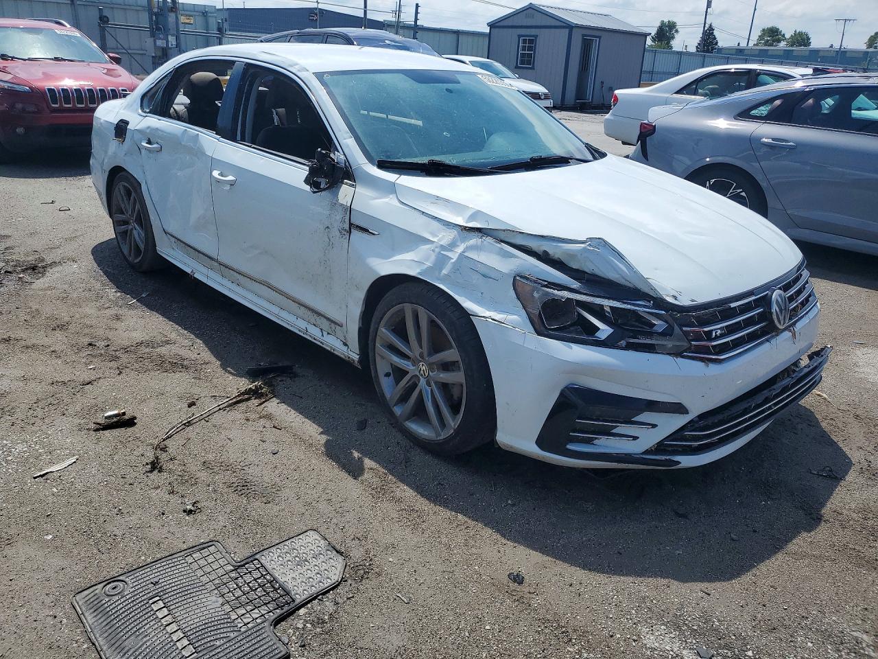 2017 VOLKSWAGEN PASSAT