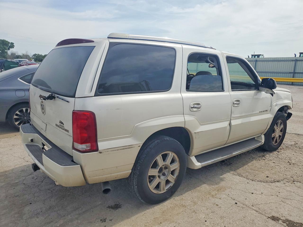 2004 CADILLAC ESCALADE