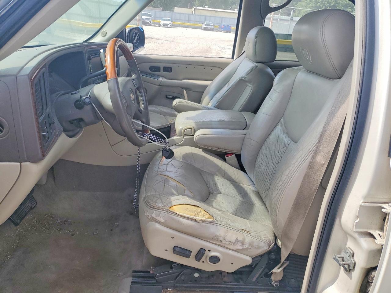 2004 CADILLAC ESCALADE