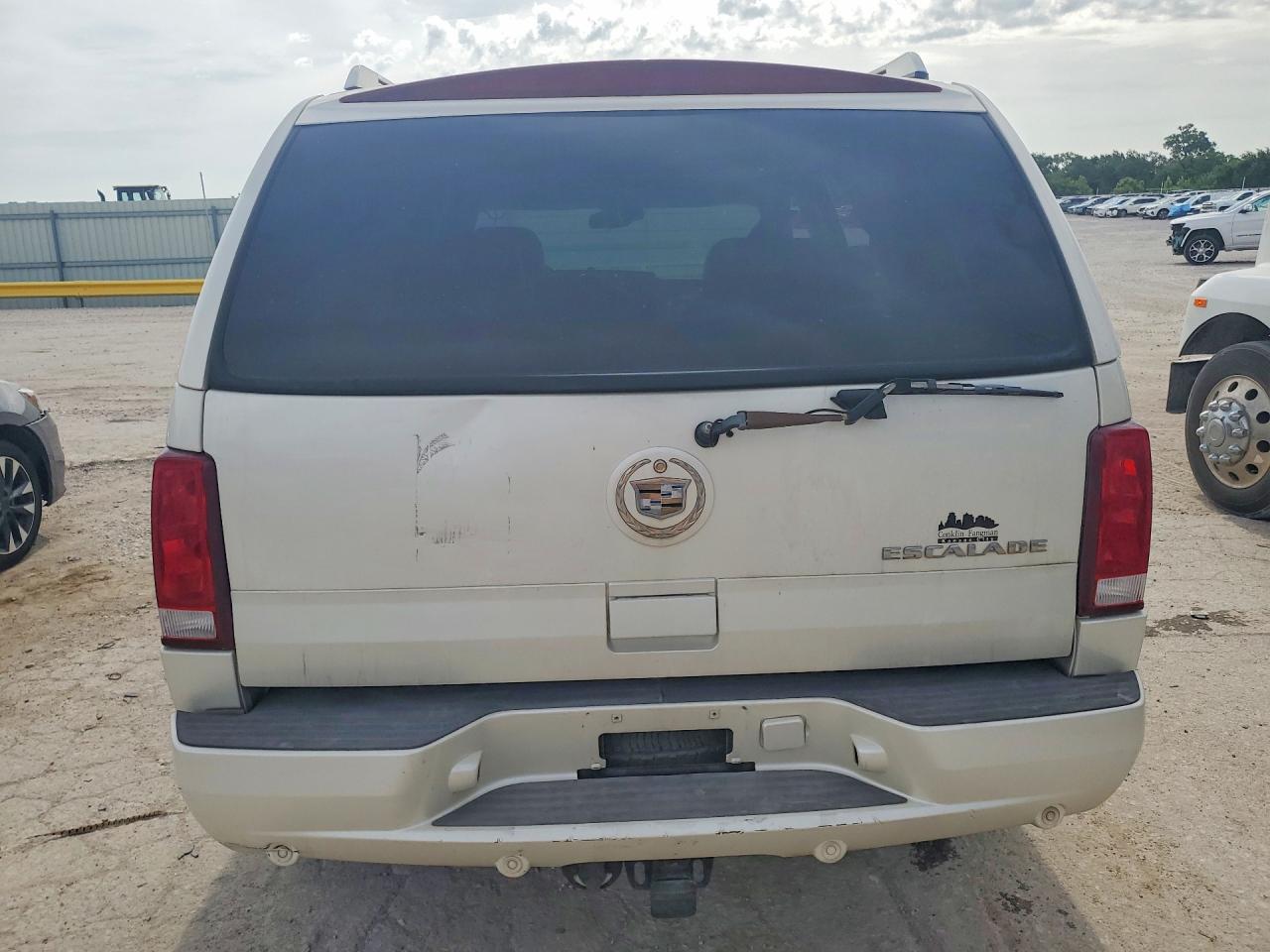 2004 CADILLAC ESCALADE
