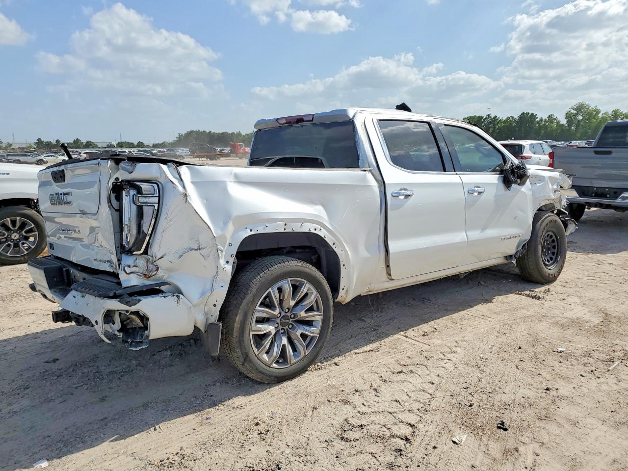 2024 GMC SIERRA