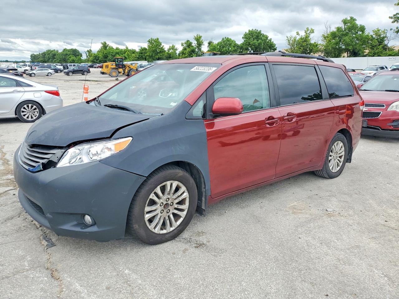 2011 TOYOTA SIENNA