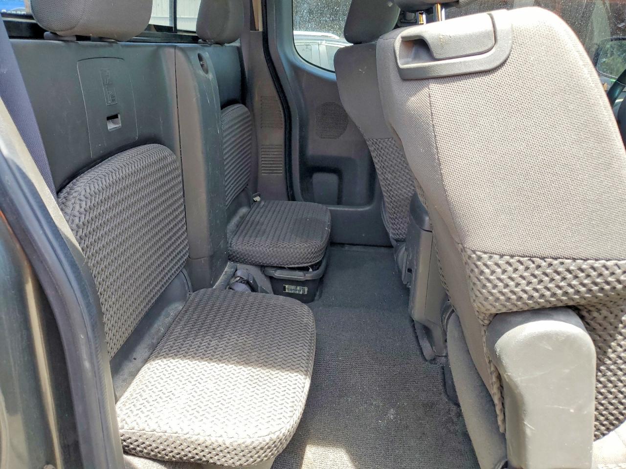 2006 NISSAN FRONTIER