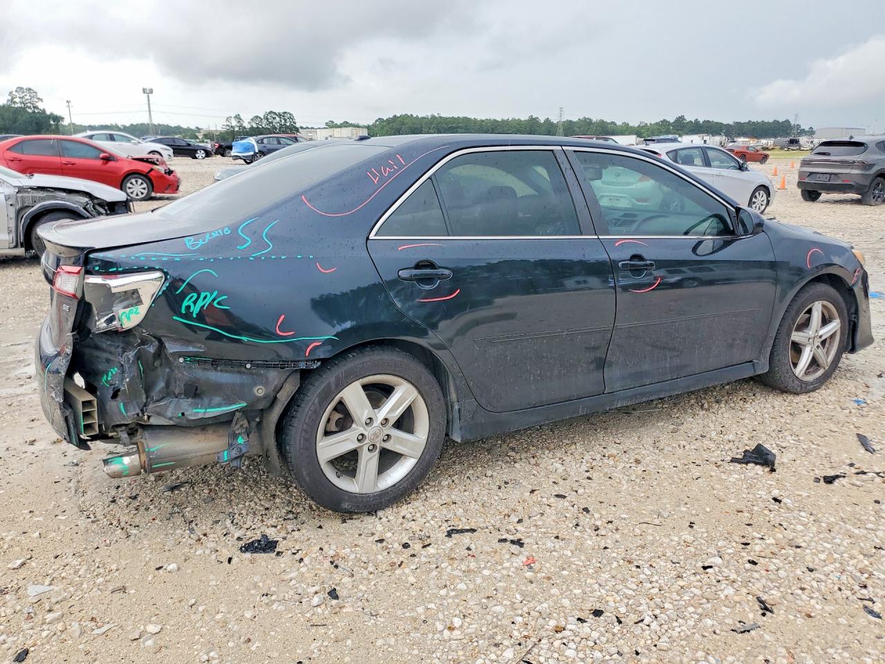 2013 TOYOTA CAMRY