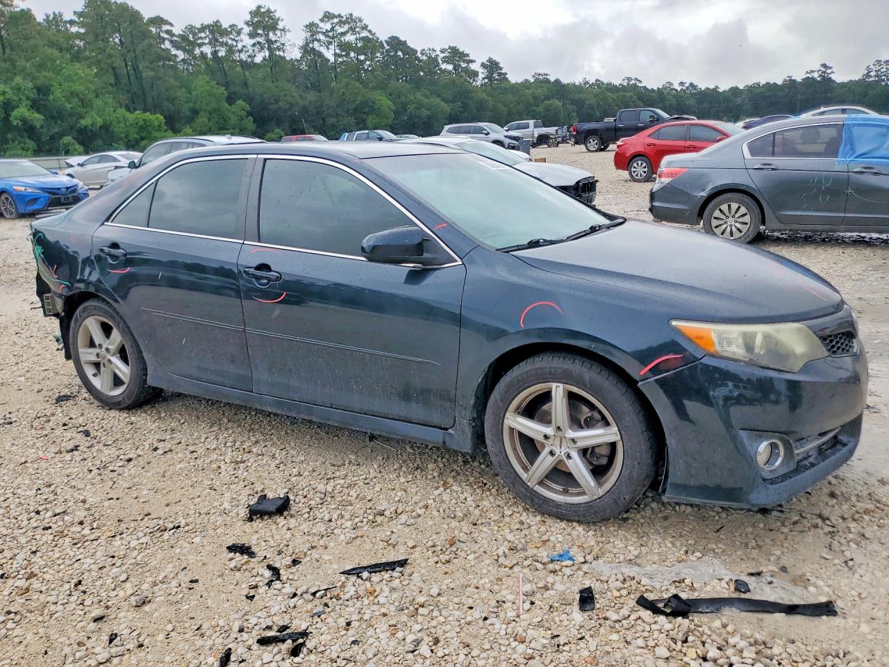 2013 TOYOTA CAMRY