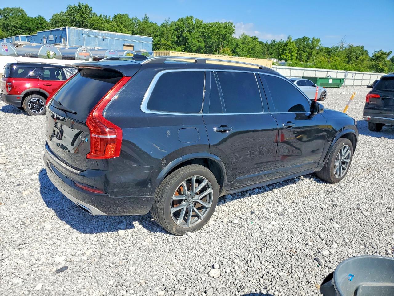 2017 VOLVO XC90