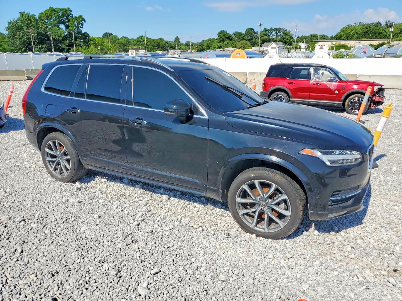 2017 VOLVO XC90