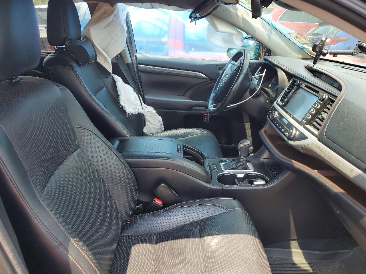 2018 TOYOTA HIGHLANDER