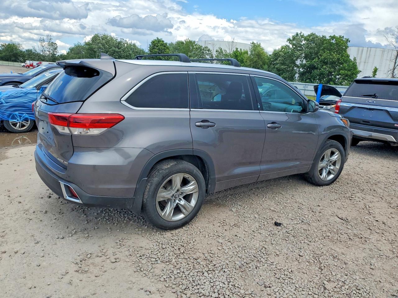 2018 TOYOTA HIGHLANDER