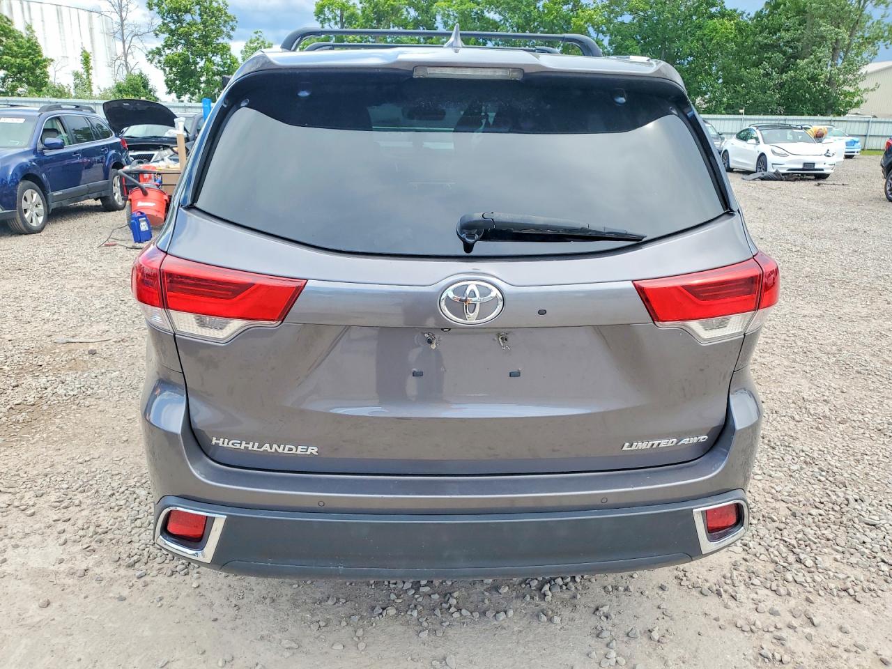 2018 TOYOTA HIGHLANDER