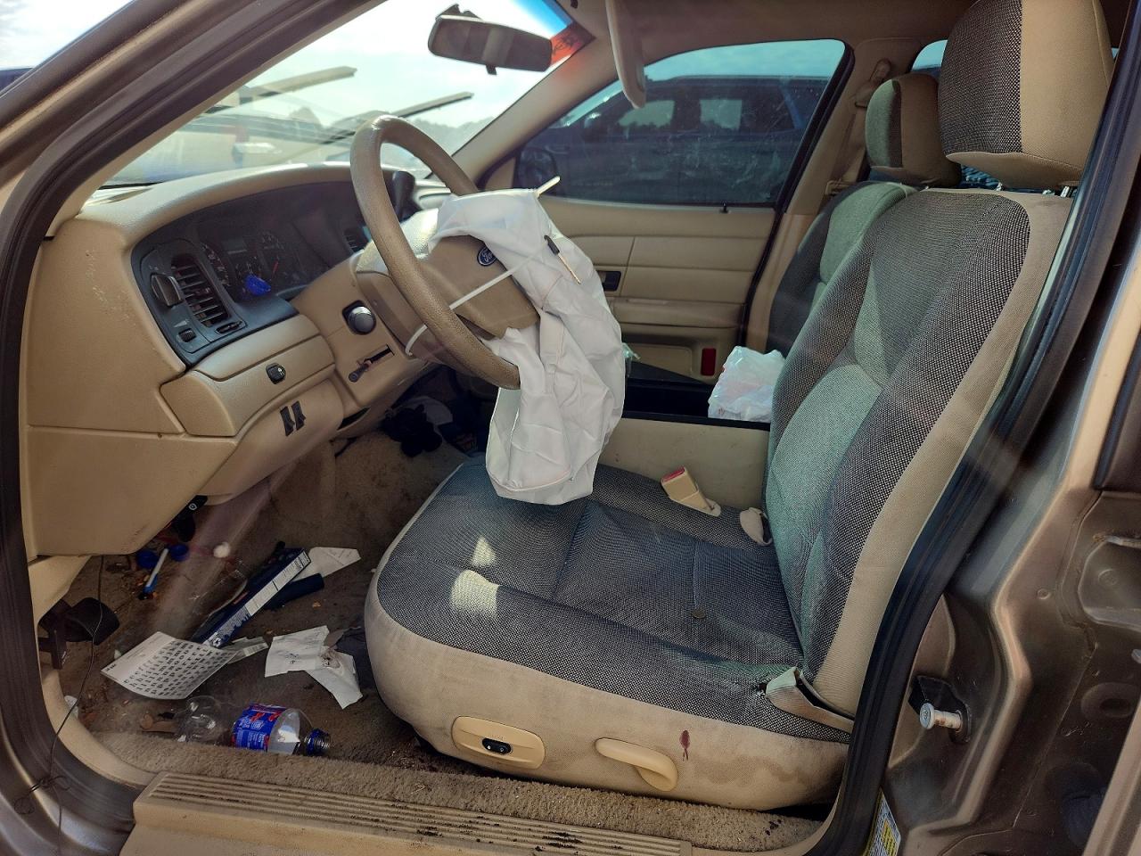 2006 FORD CROWN VIC