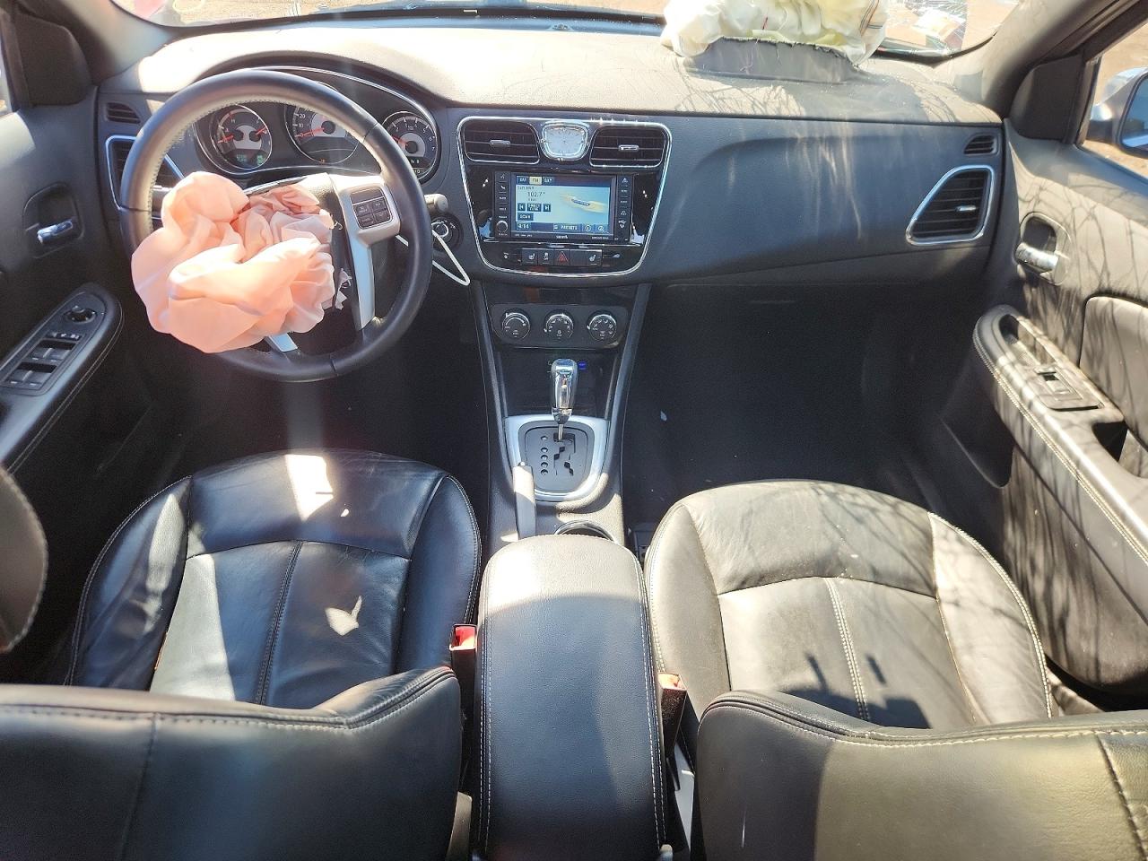 2011 CHRYSLER 200