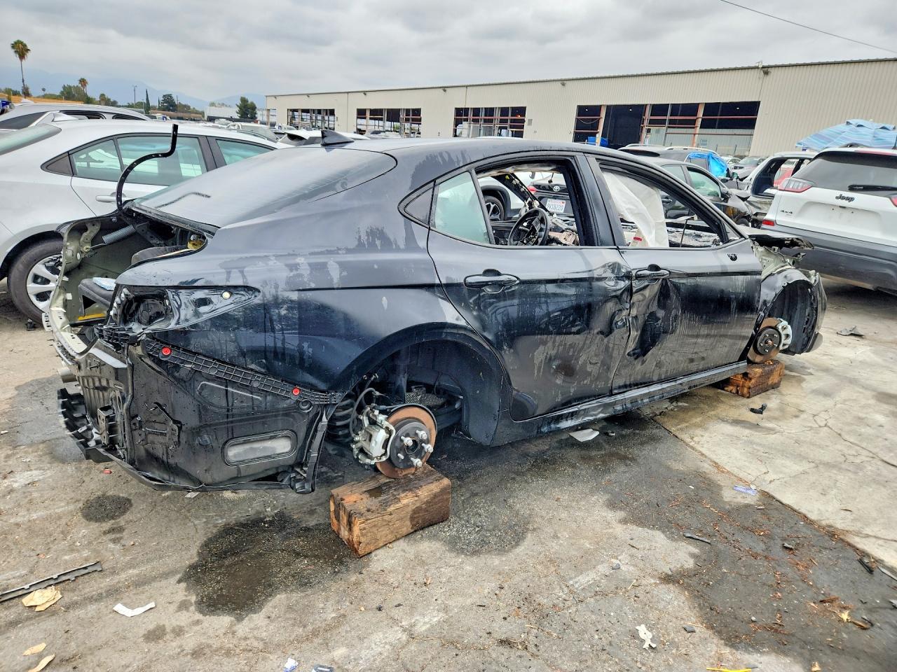 2025 TOYOTA CAMRY