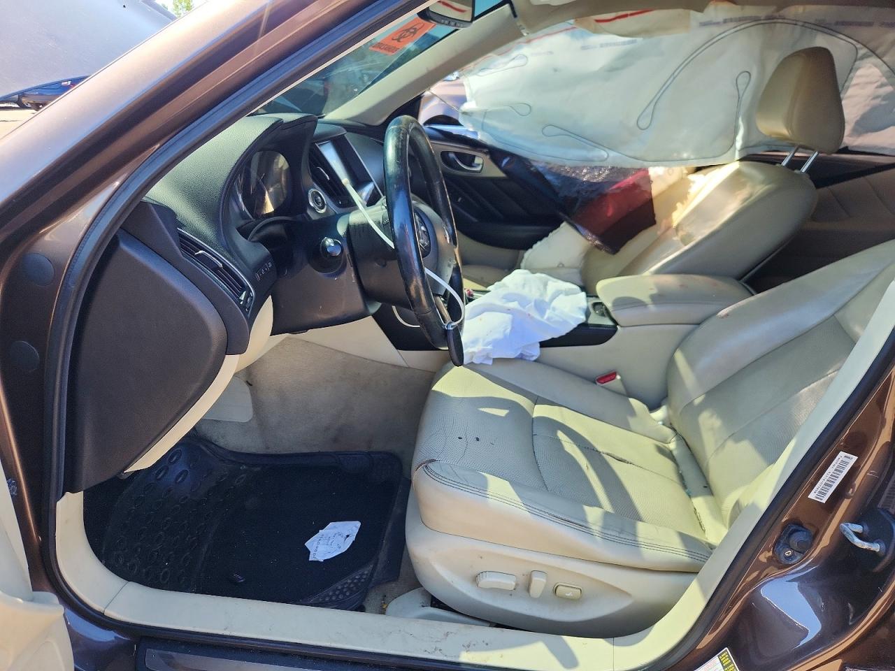 2015 INFINITI Q50