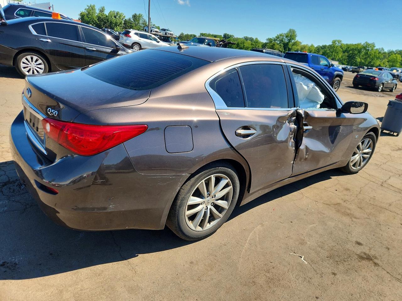 2015 INFINITI Q50