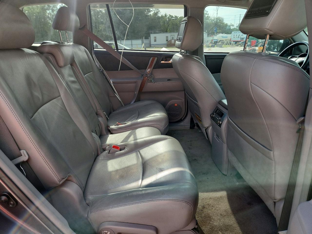2010 TOYOTA HIGHLANDER