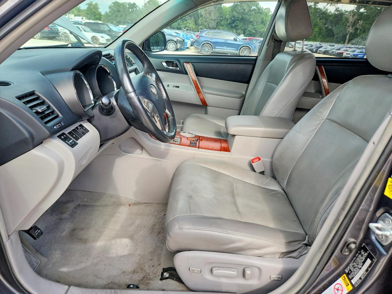 2010 TOYOTA HIGHLANDER