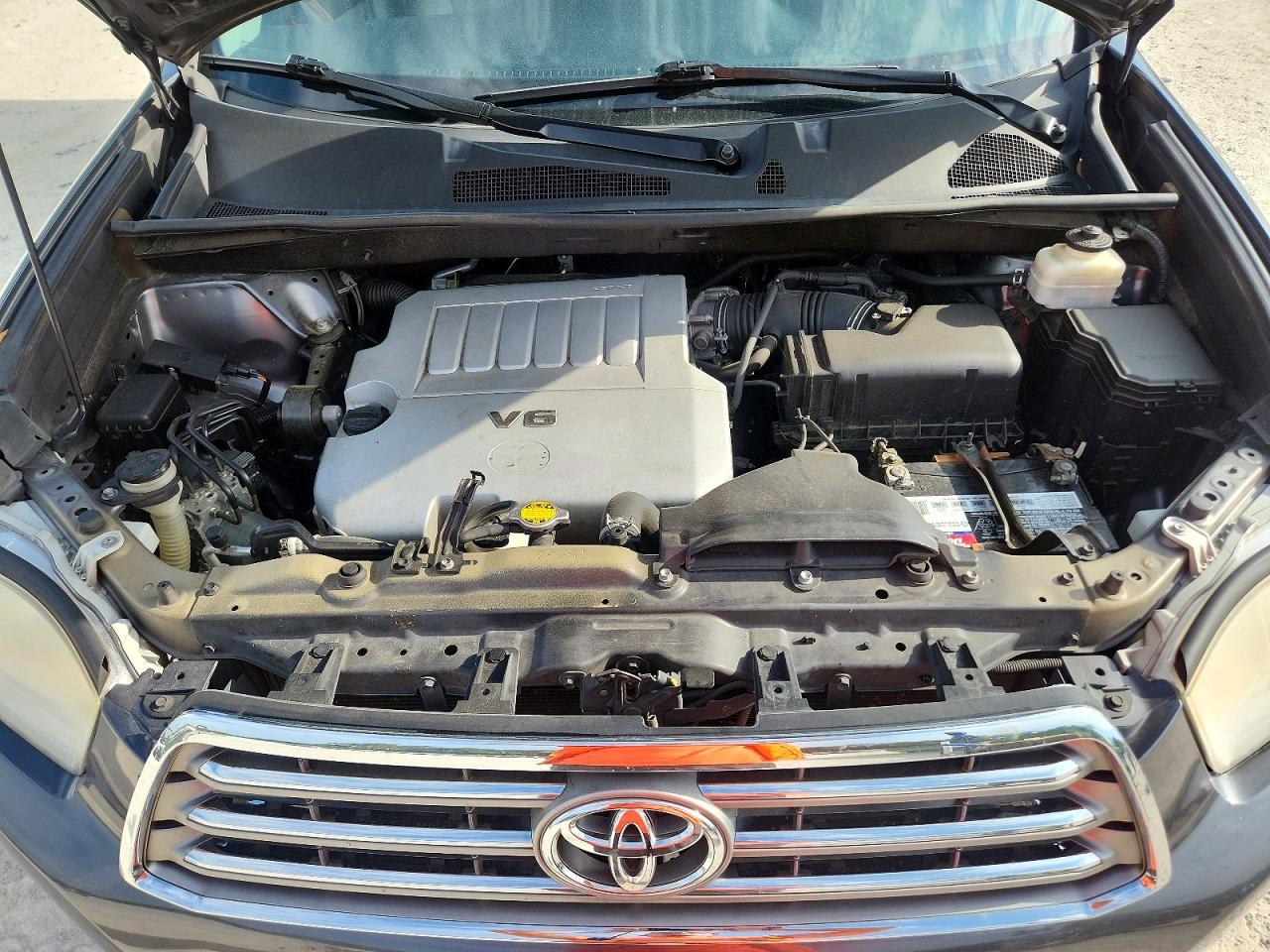 2010 TOYOTA HIGHLANDER