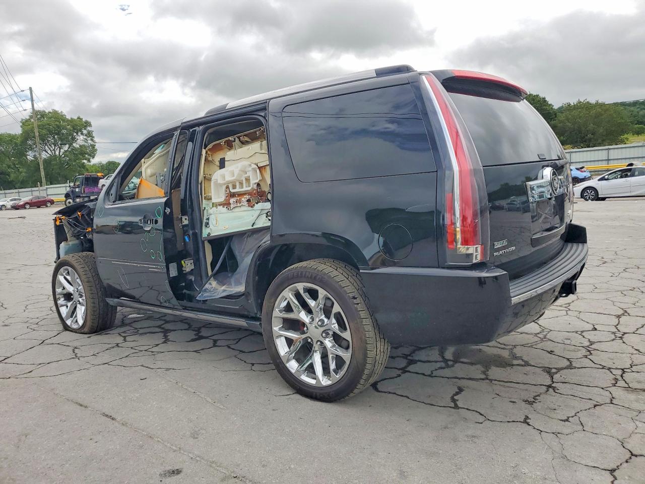 2011 CADILLAC ESCALADE