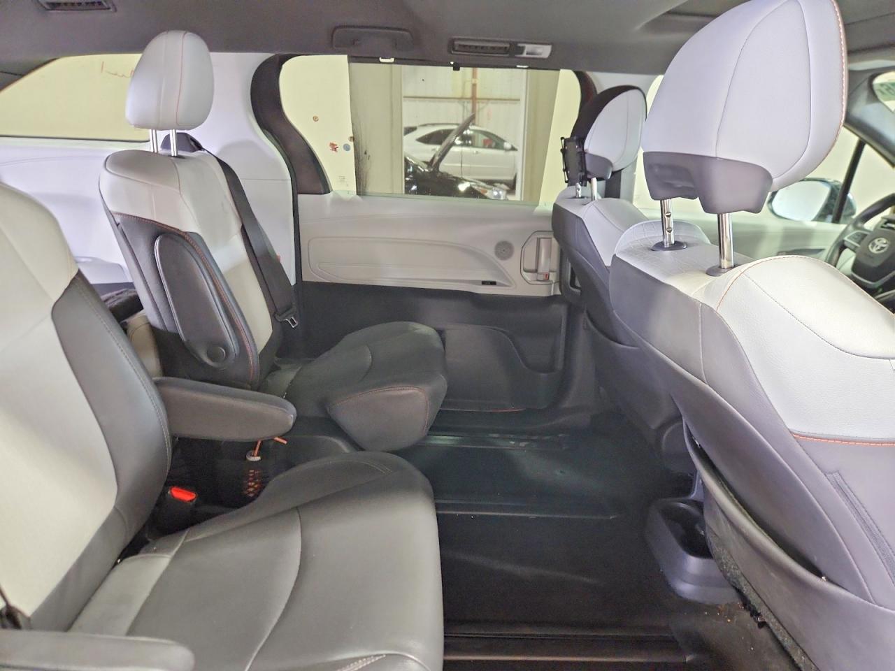 2022 TOYOTA SIENNA