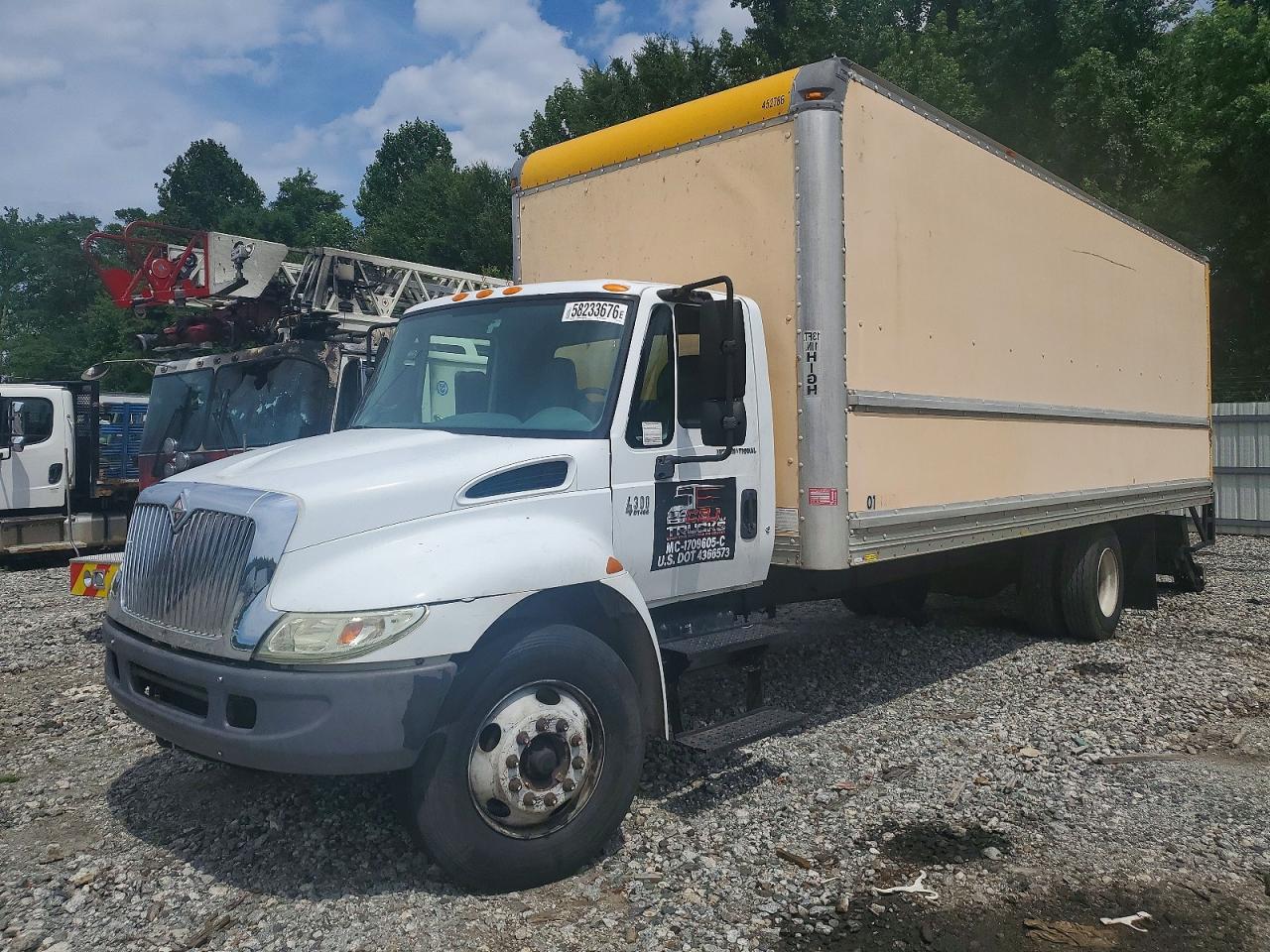 2003 INTERNATIONAL 4000 SERIE