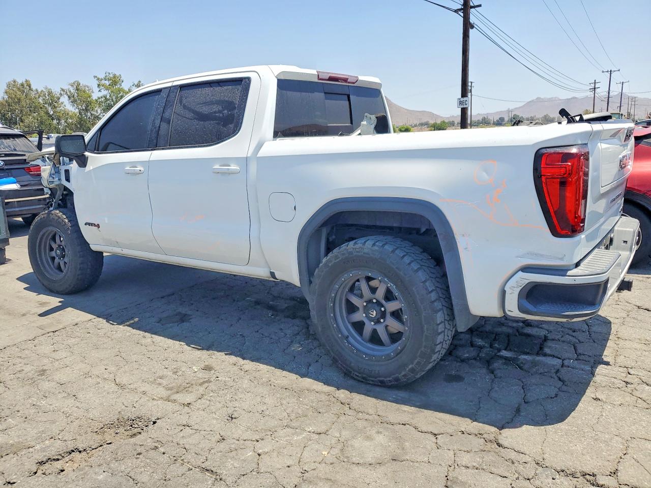 2020 GMC SIERRA