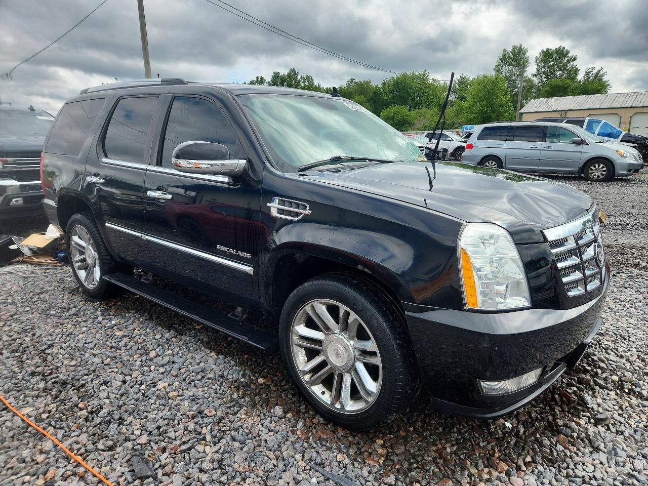 2010 CADILLAC ESCALADE