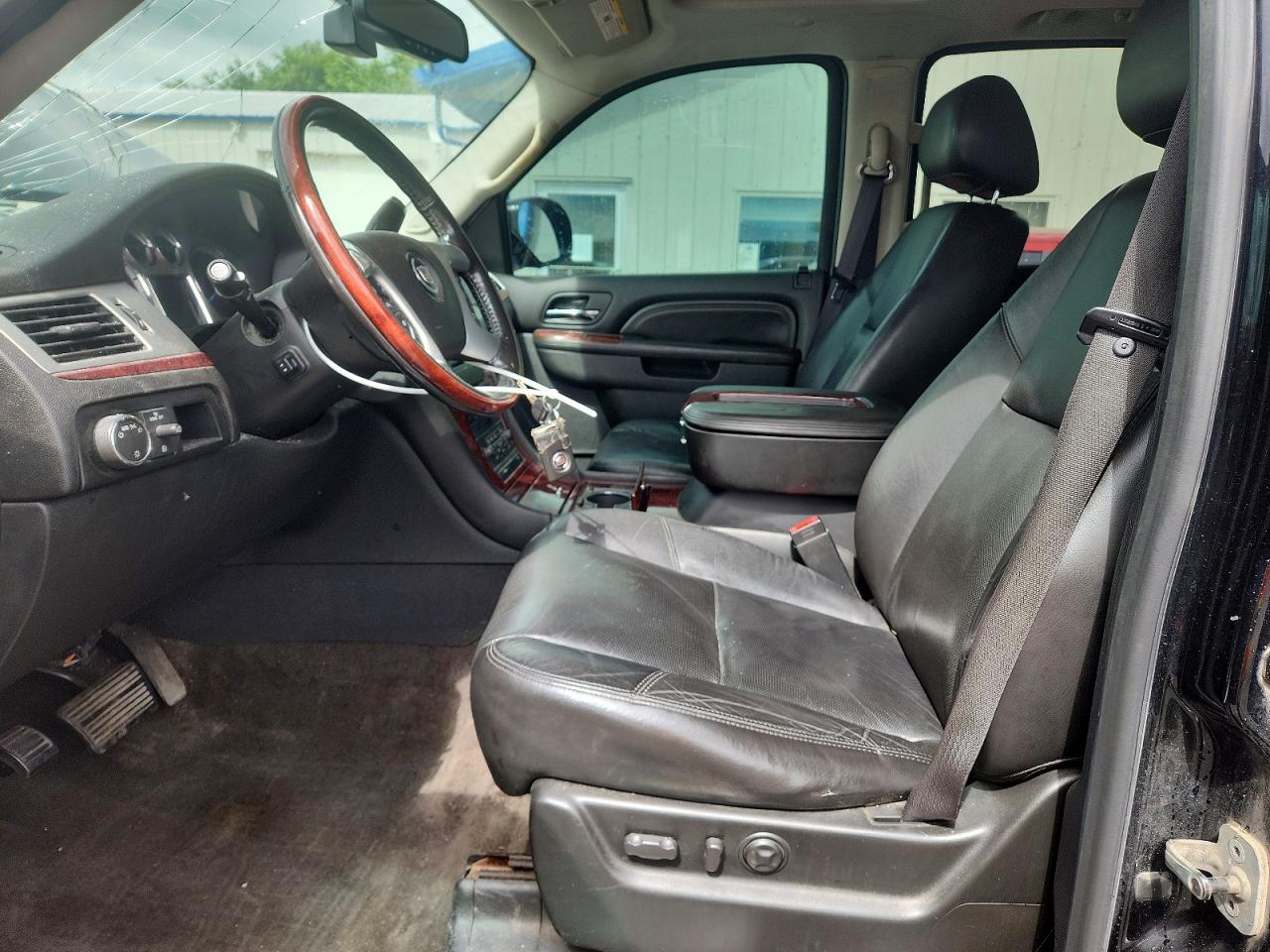 2010 CADILLAC ESCALADE