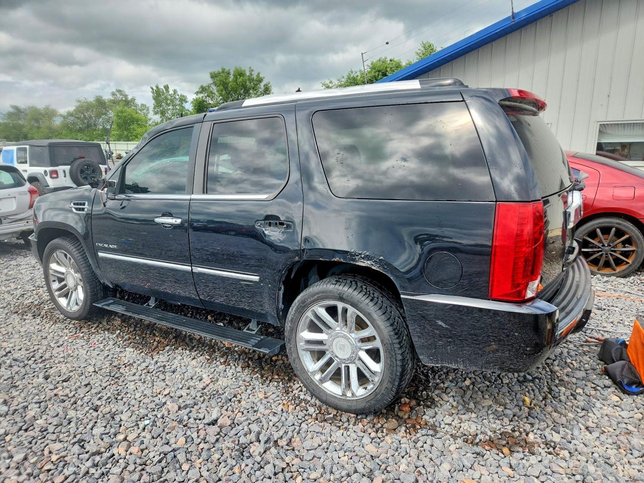 2010 CADILLAC ESCALADE
