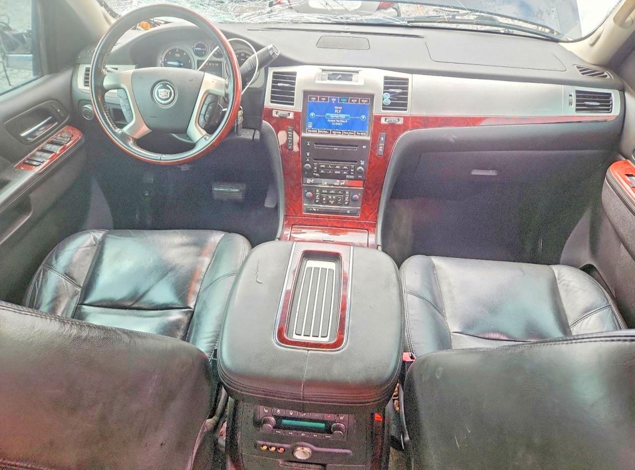 2010 CADILLAC ESCALADE