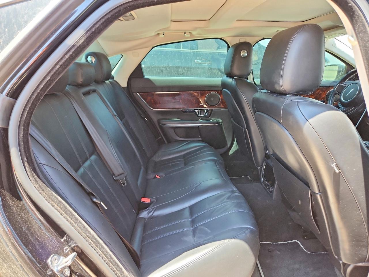 2015 JAGUAR XJ