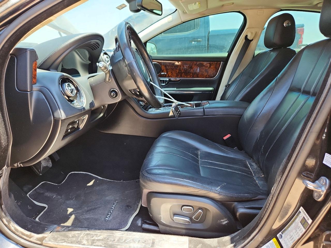 2015 JAGUAR XJ