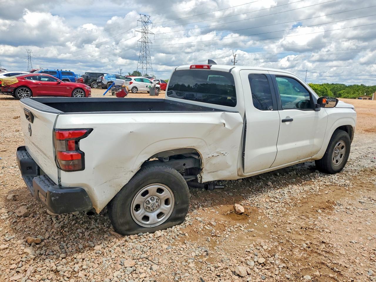 2022 NISSAN FRONTIER