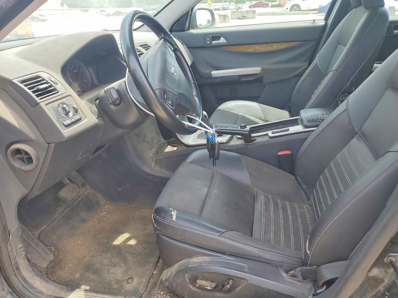 2010 VOLVO S40