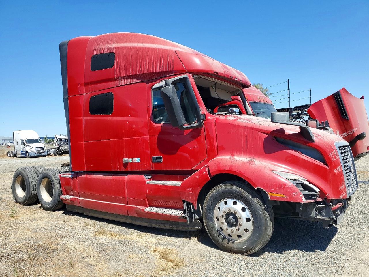2023 VOLVO VN